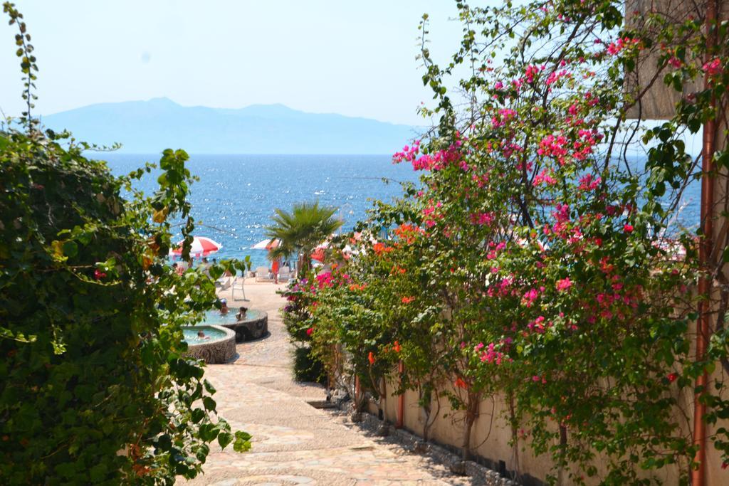 Vila 15 Bougainville Sarandë Exterior foto