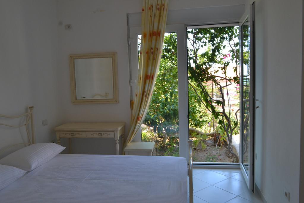 Vila 15 Bougainville Sarandë Exterior foto